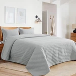 Hombys 3 Piece Oversized King Quilt Set Bedspread 128X120 Reversible Lightweight. Fixed Price $46.19.