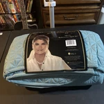 Kathy Ireland 3 Piece White Quilt Set Size Queen & 2 Pillow Shams. Fixed Price $40.68.