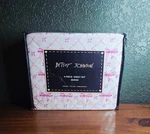 Betsey Johnson 4PC. Pink Bows Diamond Shaped Sheet Set New. Fixed Price $44.99.