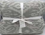 Pottery Barn Ikat Jacquard Full / Queen Comforter Eucalyptus Green. Fixed Price $130.15.