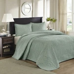 Madison Park King Three Piece Bedspread Set Color Green Nip. Fixed Price $70.00.
