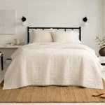 Bee & Willow Fringe Edge 3-PIECE Full/queen Quilt Set Coconut Milk. Fixed Price $65.00.