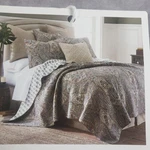 Levtex Home Kasey Quilt Set Full/queen 3 Piece Reversible Cotton Paisley 88X92. Fixed Price $119.99.