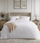 Bedsure King Quilt. Fixed Price $30.00.