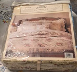 Armoire Collection Cherbourg Floral Full/queen 100% Cotton Quilted. Fixed Price $147.92.
