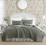 Laura Ashley 4PC King Diamond 100% Polyester Quilt Bedding Set: Velvet Tex. Fixed Price $40.00.