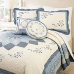 Modern Heirloom H2671 Collection Blue Floral Charlotte Bedspread Size Queen. Fixed Price $172.50.