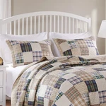 New! Cozy Classic Tan Beige Blue Red Green Brown Cabin Lodge Plaid Quilt Set. Fixed Price $188.32.