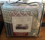 Nip Modern Southern Home Queen Set Quilt, Bedskirt, 2 Shams, Pillows. Fixed Price $70.00.