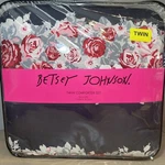 Betsey Johnson Twin Bedding Black Red Pink Rose Comforter With Sham New. Fixed Price $99.99.