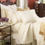 New Sferra Harrison White Quilted Coverlet + 2 Shams Cotton Sateen Full / Queen. Fixed Price $470.00.