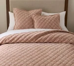 Pottery Barn Velvet Lattice Handcrafted Quilt, Blush Full/queen. Fixed Price $175.55.