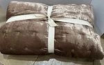 West Elm Lush Velvet Tack Stitch Quilt King Mulberry ? Cal. Fixed Price $179.00.