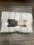 Tahari Lavender Medallion 100% Cotton Floral Full/queen Quilt & Shams Set 3PC. Fixed Price $131.59.