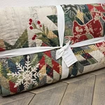 Pottery Barn Winter Wreath Reversible King Quilt Handcrafted Christmas Bedding. Fixed Price $249.00.