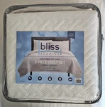Bliss Bedding 3 Piece Quilt Set, Textured Pattern, Queen. Fixed Price $20.00.