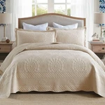 Marcielo 3-PIECE 100% Cotton Oversized Bedspread Lightweight Quilt Coverlet E.... Fixed Price $189.02.