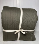 Pottery Barn Heirloom Scalloped Quilt King/cal. Loden. Fixed Price $149.00.