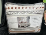 Modern Threads Bedding Sets King Reversible Soft Microfiber Polyester Layne. Fixed Price $89.98.
