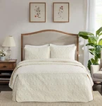 Madison Park Quebec Split Corner Quilted Bedspread Queen Cream. Fixed Price $30.00.
