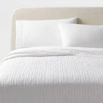King Tencel Quilt White - Threshold. Fixed Price $39.09.