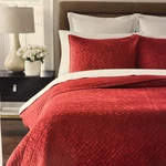 Martha Stewart Diamond Plush Full/queen Quilt - Red New $200. Fixed Price $59.95.